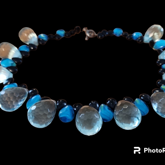 16" Blue And Black Crystal Beaded Necklace. - Picture 2 of 3